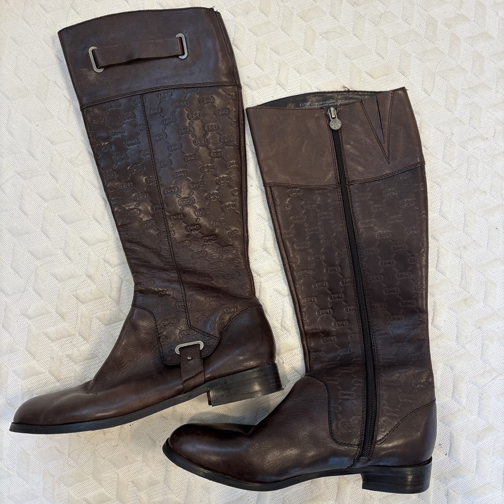 Vintage Etienne Aigner Brown Leather Riding Boots Embossed Logo 1" Heel SZ 8.5